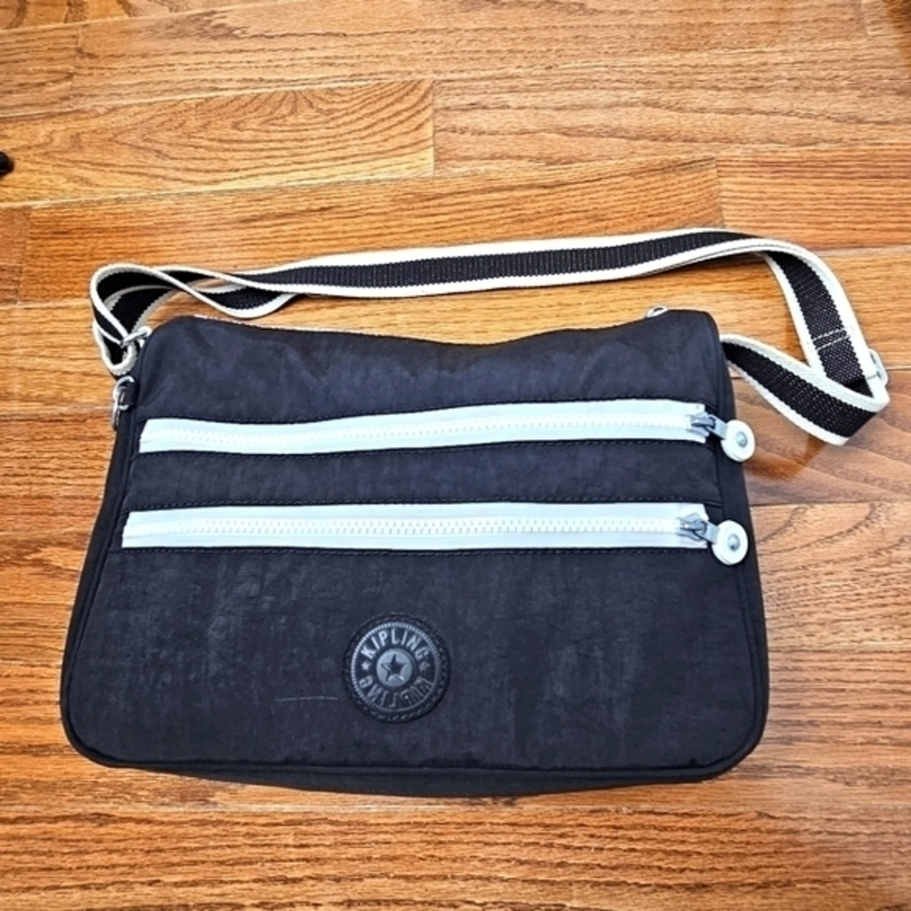 Vintage 00s Y2K Kipling Black Crossbody Shoulder Bag Black White Zippers Pockets
